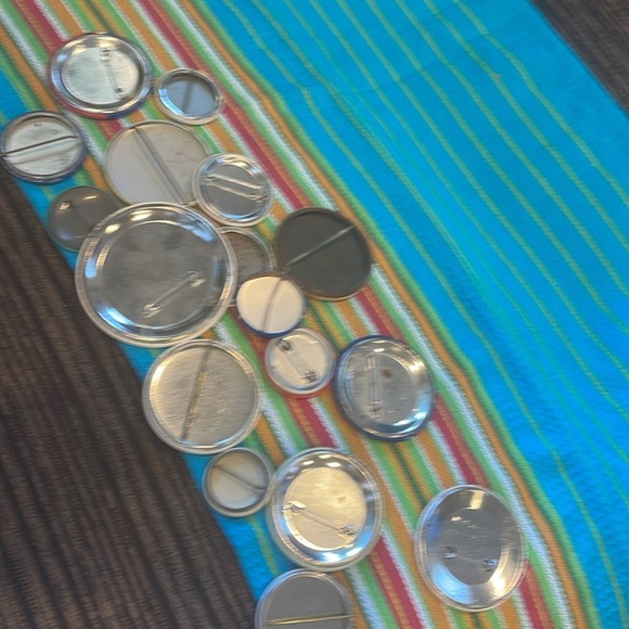 Vintage politic buttons - Picture 9 of 9